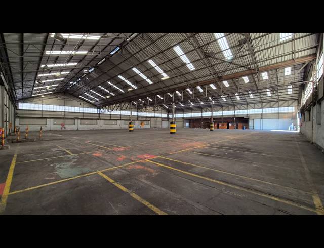 2,641M² WAREHOUSE TO LET IN LILIANTON